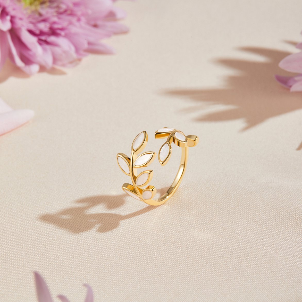 Flora | Gold Leaf Ring