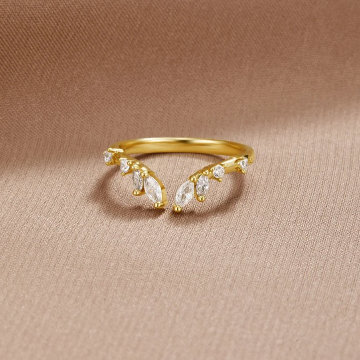 Elena | Gold Crystal Vine Ring